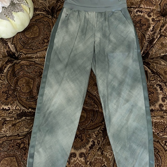 NWT ATHLETA Nikita Slim Tapered Crop Pant 4 - Picture 3 of 8